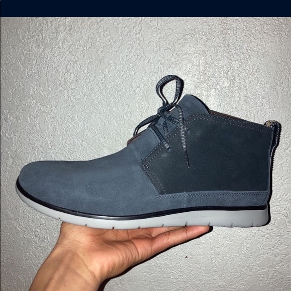 uggs - Picture 2 of 4